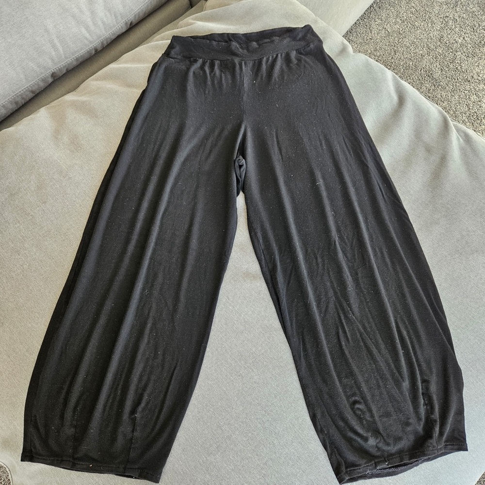 Black Wide-Leg Cropped Pants - Comfortable Everyday Style